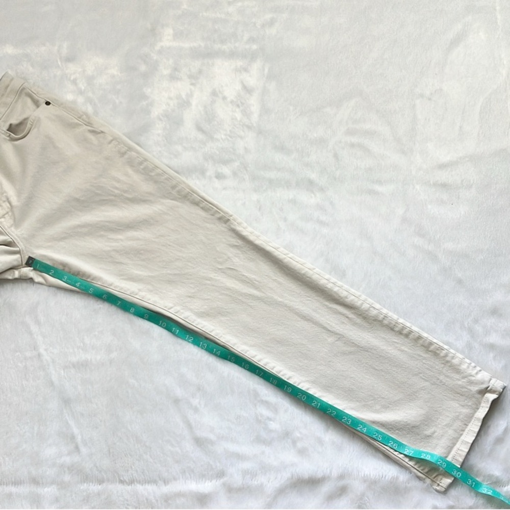 Like New Tecovas Cream Natural High Rise Straight Jeans, Size 30 - Picture 4 of 8
